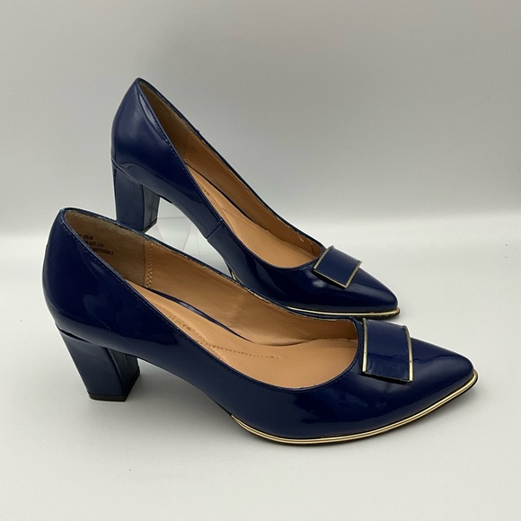 Andrew Geller Heels Size 6.5 Navy Heels with Gold Accents - Picture 3 of 11